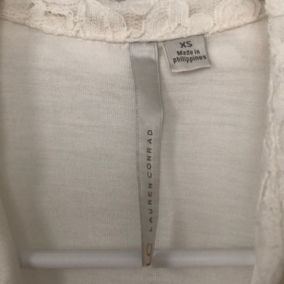 Lace Sleeveless Top - Picture 7 of 7